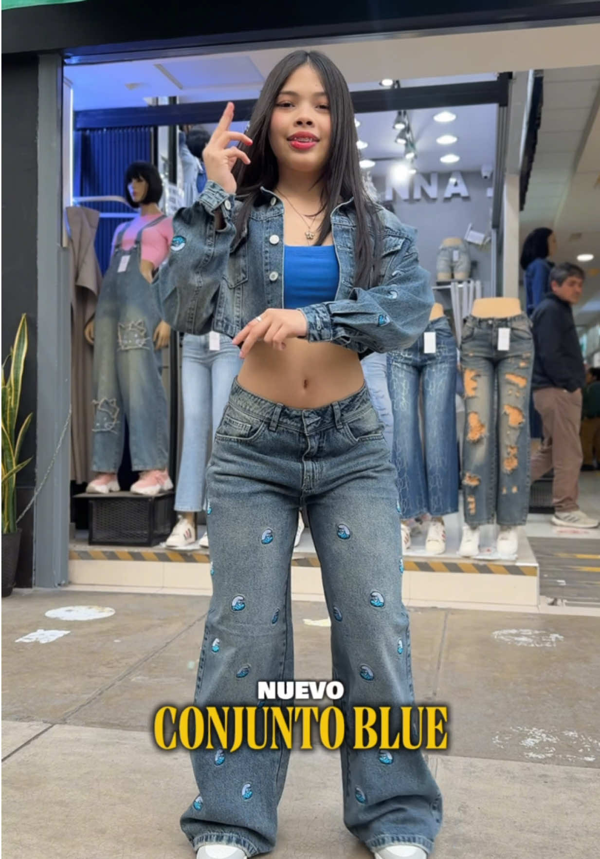 Nuevo Conjunto Blue, disponible en 3 colores. ☺️💞 Pedidos al: 973 374 154. 📞 #fyp #gamarra #jean #xyzbca #enviosatodoelperu 