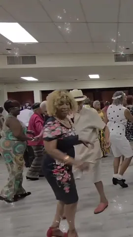 🌸🌸🌸🌸🥰🎶🥰🎶🌸🌸🌸🌸 #Love #handdance #chisteppers #music follow on YT @ernestgist 
