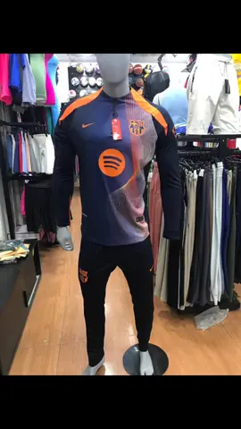 Llego el deportivo de entrenamiento del FC Barcelona Calidad premiun termosellado ❤️💙❤️ Ubicación Calle Junin N'324 Contactanos 75740489 Reslizamos envios a toda bolivia, 🇧🇴📦 #virall #barcelona #wolffitness #paratiiiiiiiiiiiiiiiiiiiiiiiiiiiiiii #sucrebolivia🇧🇴 