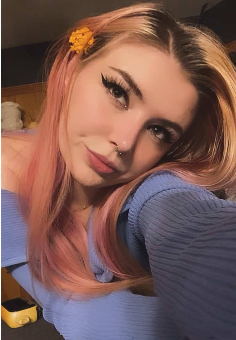 <3