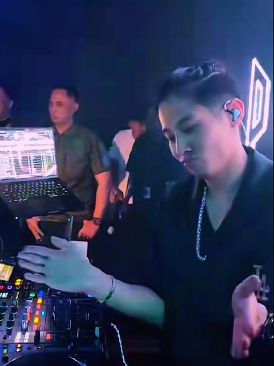 cii lukbaaa😁 . . . . #djpanda #djpandaofficial #pandagank #andrewraxyneil #giovannisuryasaputra 