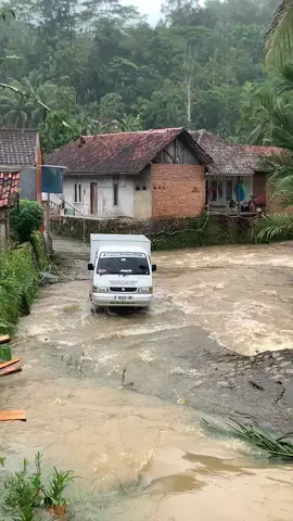 sekalian mandiin mobil