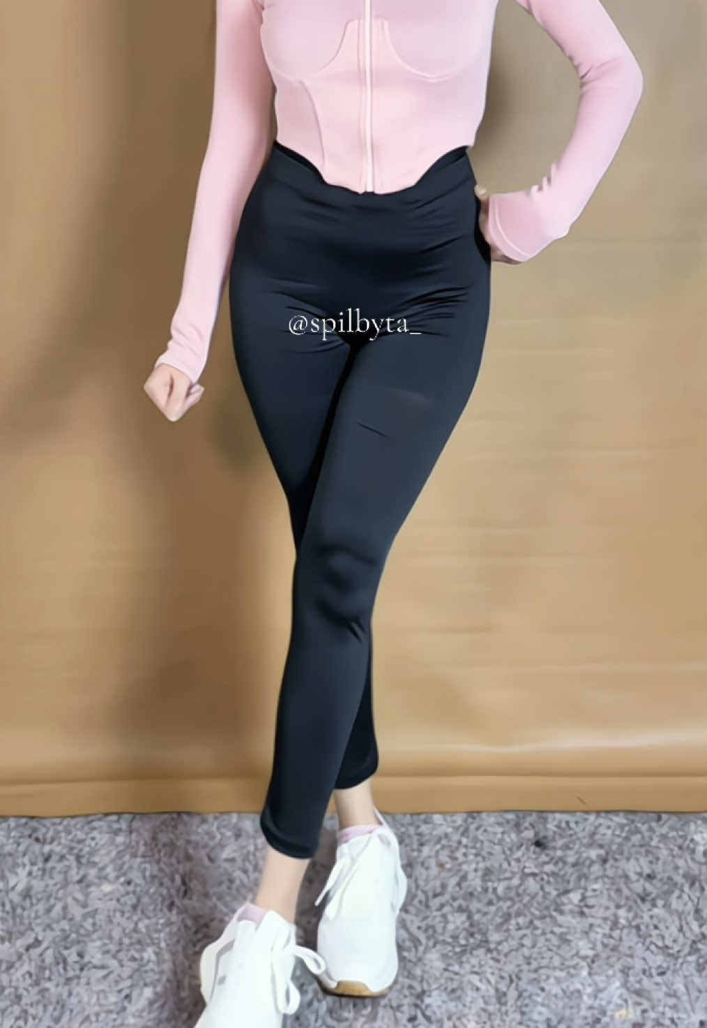 leggingnya cocok banget buat dipakai santai dirumah, buat dalaman, atau olahraga ringan🥰aku di bb 48 tb 165 pakai size standar yaaaa🫶🏻@sriwabasic @Sriwa Indonesia #legging #sriwa #sriwafashion #sriwabikinpede 