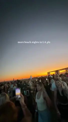 What if SM was lined with fun beach clubs like in st tropez and barcelona #lanightlife #beachclubs #perrysbeach 