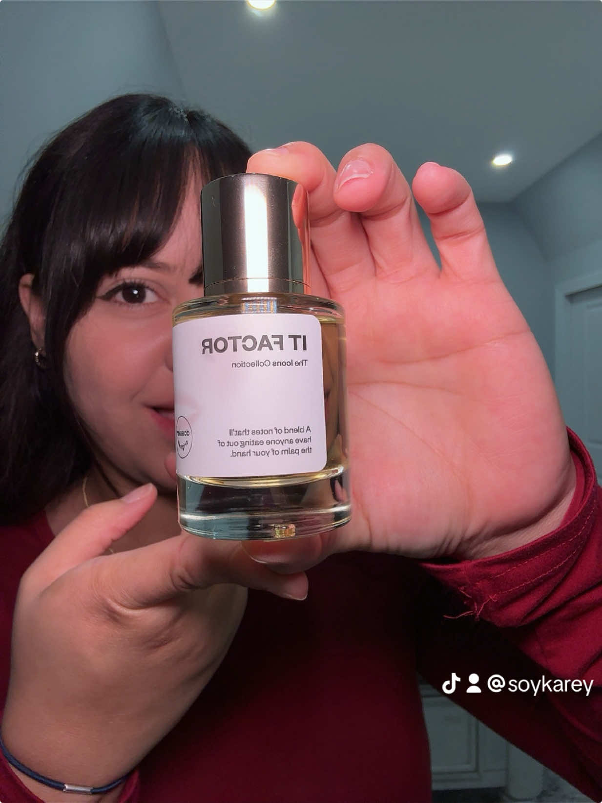 Secreto de girls🫢 este perfume ufff DIVINO😍 #itfactor #perfumetiktok #perfumeparamujer #perfumes #perfumereview 