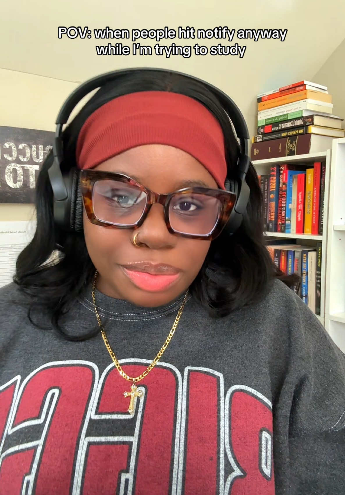 If it’s not an emergency, don’t hit that button. I don’t care if it’s not DND for the whole day.  #academicweapon #academicvalidation #academicsuccess #businessmajor #prelaw #LSAT #undergraduate #studytok #studyroutine 