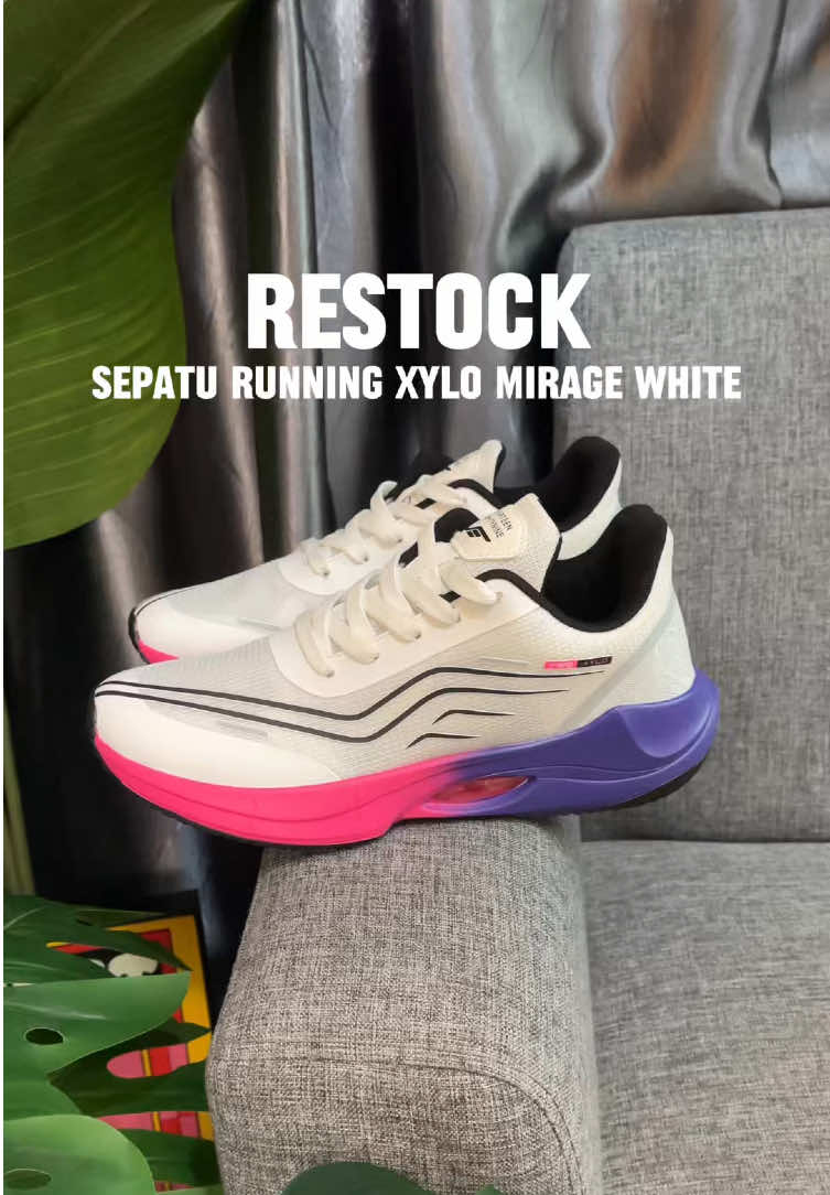 Restock sepatu running xylo mirage white. Beli sebelum kehabisan!! #outfitinspo #outfitideas #sneakers #1489 