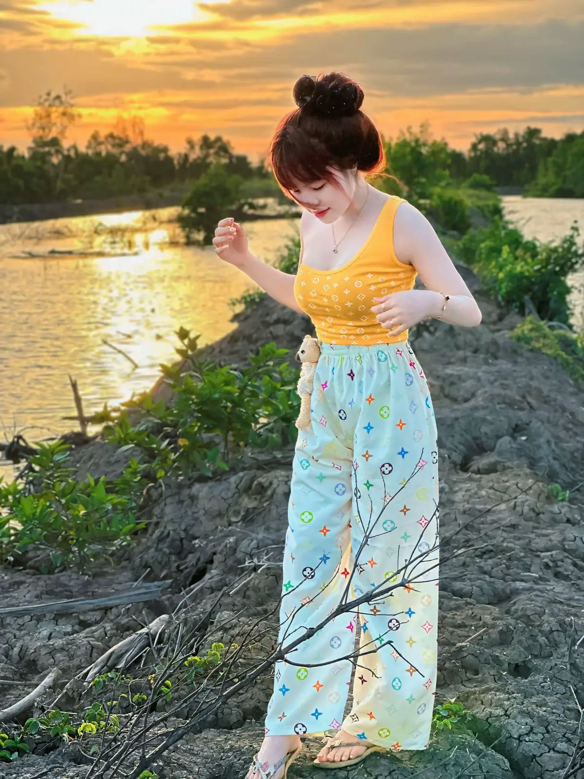 Kệ nhắm mắt yêu luôn 🤪#xuhuongtiktok #trending #đồngquê #viral #xuhuong 