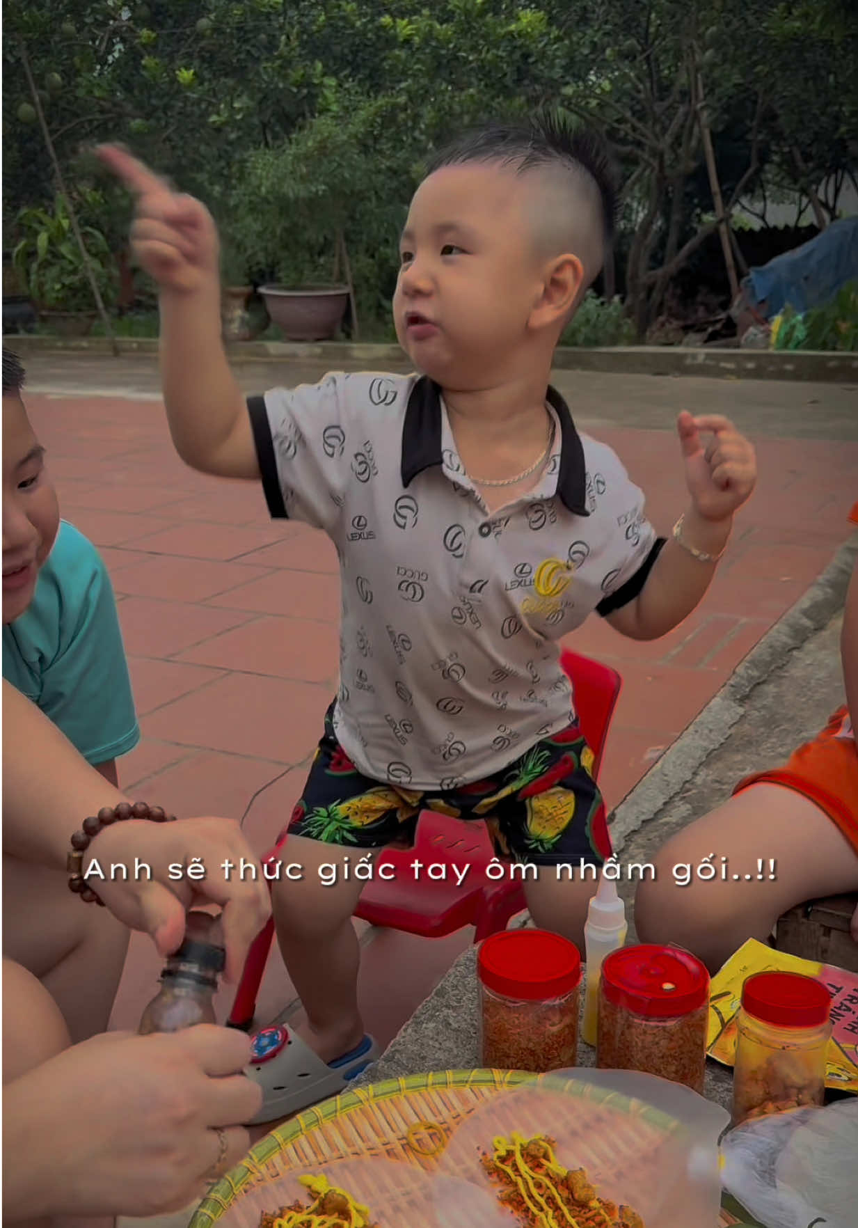 Nồng nộ bánh tráng cao hơn mức cho phép 😂  #banhtrangphoisuong #doanvat #embengoan 