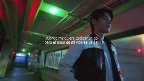 En realidad al amor de mi vida le gusta leer y tomar fotos/videos (como a mí) • #chawoomin #fyp #pihanwool #paratii #wooyoung 