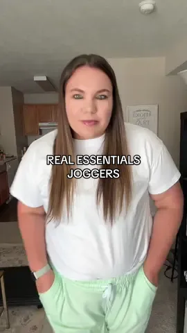 If you’re a curvy girl who can never find a good  pair of joggers that are flattering these @Real Essentials Apparel joggers will make a great outfit and will be your new best friend! #plussizejoggers #joggeroutfits #joggerpants #athleisurewear #plussizefashion 