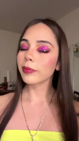 Nomás quería usar la canción !!! 