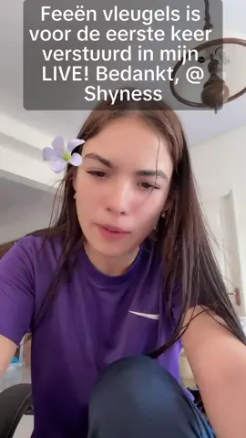 Ik waardeer het heel erg. Bedankt Shyness! Het was de eerste keer dat ik dit Cadeau in mijn LIVE zag.