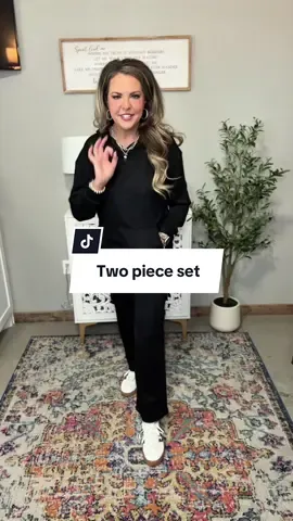 The perfect two piece set for sports mamas or anyone that loves a fun sporty vibe! It’s a lightweight hoodie with cargo style pants and it’s super comfy and cute! #twopieceset #sportychic #sportsmama #casualstyle #matchingset