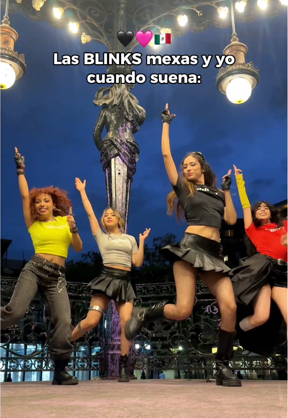 Imponer moda: Belinda 🤝 BLACKPINK💋 @blackpinkofficial @Belinda #cosasdecapopers #BLACKPINK #JUMP #Sapito #Belinda 