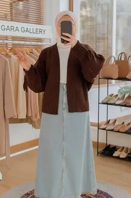 Arumi Cable Cardi Outer Knitt Cantik Atasan Wanita Rajut Cadigan Lucu Bahan Acrylic Rajut Tebal Rajut Adem Outfit kardigan Cantik Outfit Santai Knitwear Cardigan Oversize #cardiganrajut #cardiganrajutoversize #cardiganrajutwanita #cardigan #atasanwanita 