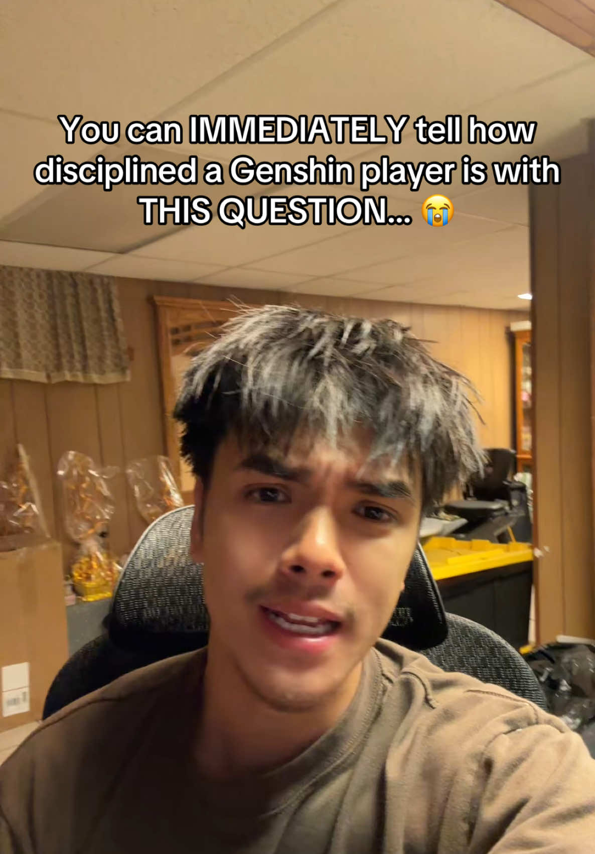 What do you mean the most you’ve had saved is a multi? 😭💀 Let me know the most amount of primogems you’ve had on your Genshin Account 👀👇🏻 #genshin #GenshinImpact #genshintok #genshinfunny #chawndo 
