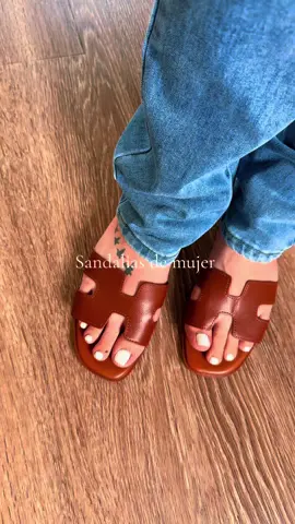 Sandalia de mujer #sandalias #sandaliasfemininas #sandaliasmujer #calzadofemenino #calzadosdemujer @MeivysMartinez 🌹💖 @jenniferpelaez84 @boo9094_ @mary23 @chitotuboescape @hann @JustBrayan @Eli 