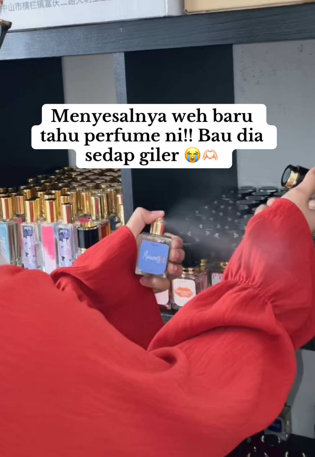 Bukan setakat murah wangi pulaktu! Ni korang cepat beli tekan beg kuning 👇🏻🛍️🥰#skushperfume #fyp #perfumeviral #minyakwangi #skushmanees 