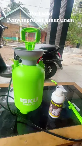 Penyemprotan jamur tiram  2 botol 2 liter komposisinya lurd  #jamurtiram  #petanimuda  #fyppppppppppppppppppppppp  #boyolali24jam  #Fy 