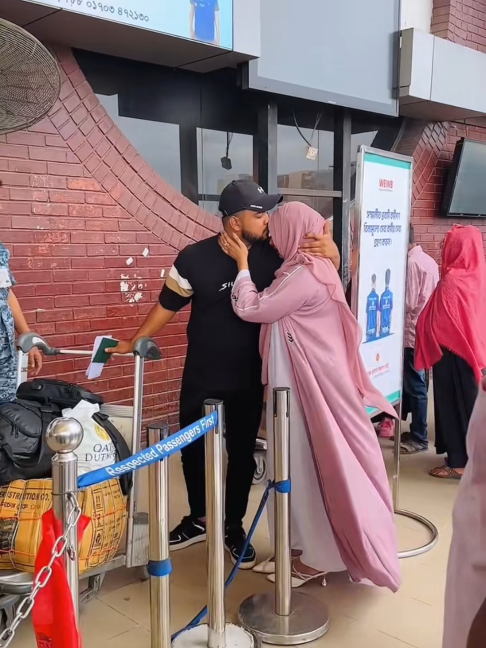 #মেনশন_করুন_আপনার_প্রিয়_মানুষকে #avitionlife #airport #sadsory🥀 #viralvideo 