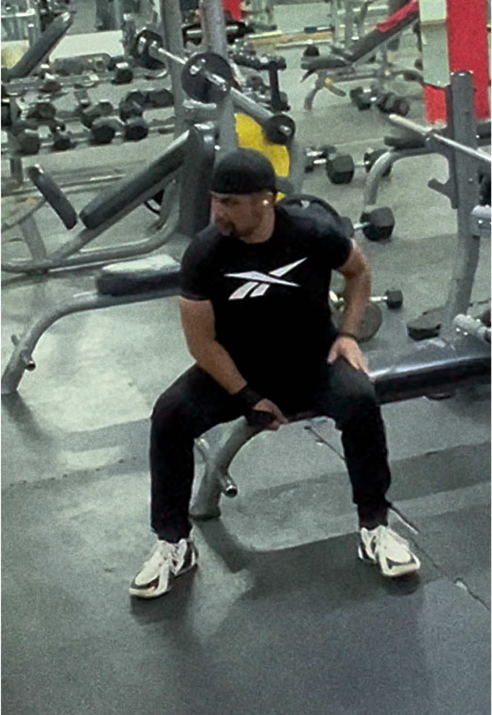 Iba a descansar un rato pero salió este temón 🖤 #gym #gimnasio #airdrumming #mychemicalromance #Helena 