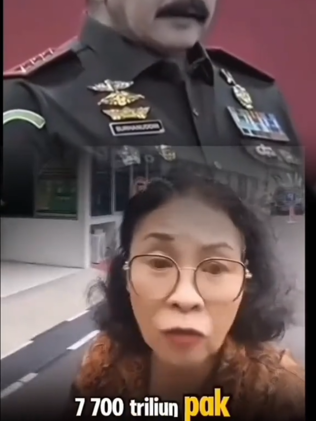 kita blm tau ibu dari SUMUT ini siapa nama nya inti nya dalam vidio ini ibu ini mau niat nya melaporkan kasus korupsi dengan nilai yg pantastis.  senilai 700 triliun yg mau di laporkan oleh ibu ini.  ibu ini mengaku di tahan intiel.  yg lebih ngeri nya ibu ini mengaku mau di b*n*h. walaupun ibu ini rela mempertaruhkan nyawa nya demi memberantas korupsi senilai 700 triliun kawan