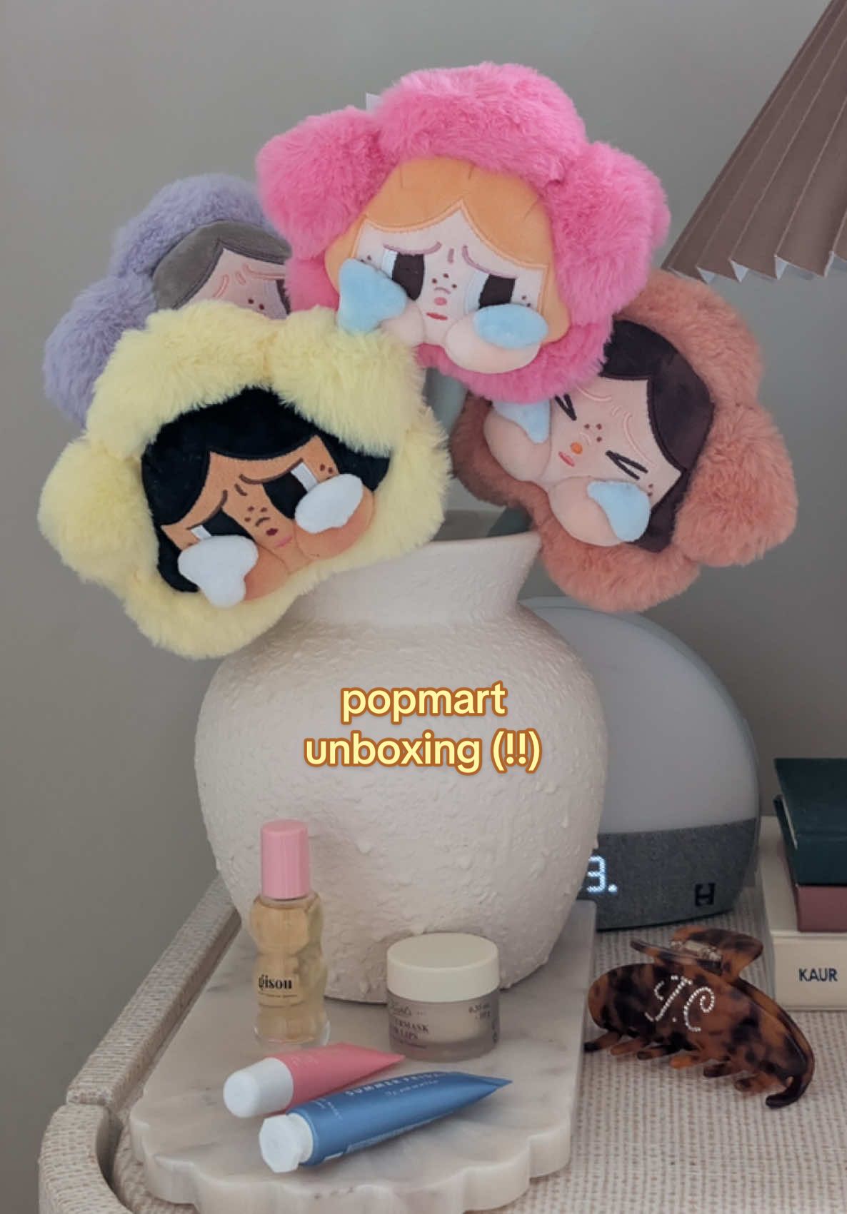 sad club bouquet? yes please!! 🌷🌼 highly recommend gifting these for Christmas 🤭  #crybaby #blindbox #popmart #popmartunboxing #crybabyflowers 
