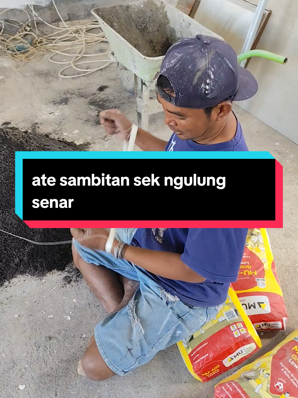 te layangan jare 😅#kulibangunan #kontraktorindonesia #kontraktorkostmalang #tukang #kontraktormalang 