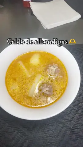 Caldo de albondigas para este calor🫣🤭 #paratiiiii #caldodealbondigas #comidatiktok 