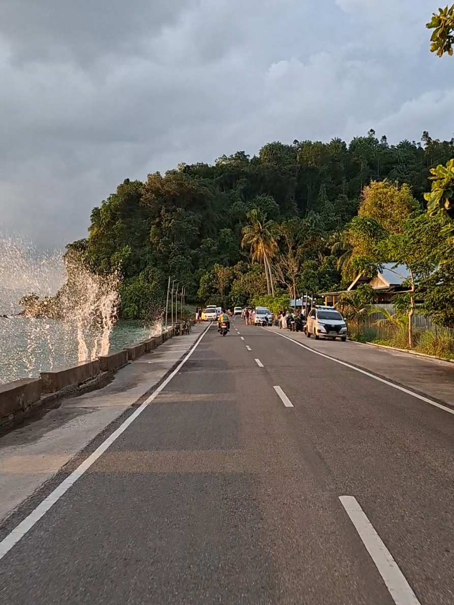 Ombak Tinggi di TAPLAU Painan Sambil Menikmati Sunset, ada kesini sanak #pesisirselatan #sumbar 