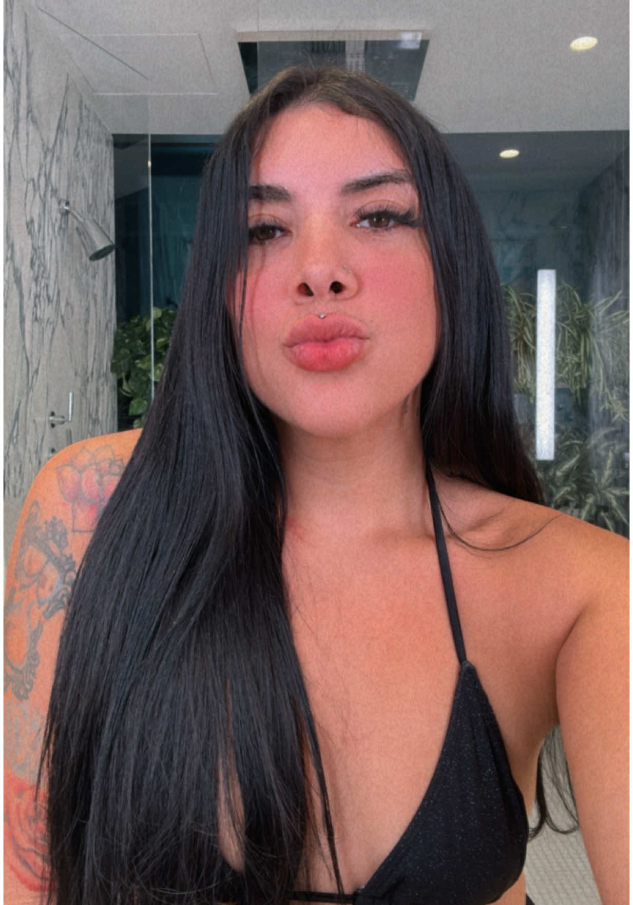 Esta apretao 😂🦟💋