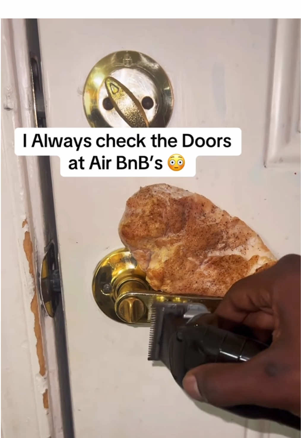 You just never know 😳 #asmrkingtelaboy #asmr #asmrsounds #asmrtiktoks #ioncurr 