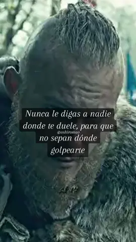nunca le digas a nadie donde te duele para que no sepan dónde golpearte  . . . . . #reflexiones #frases #motivacion #viral #fyp 