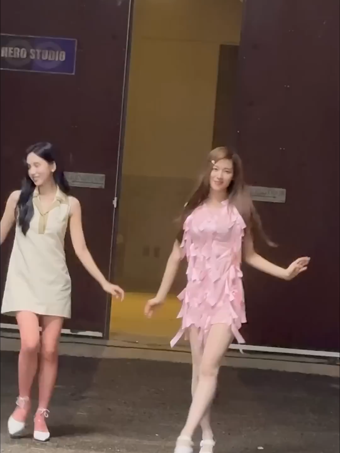 MISAMO「NEW LOOK」MV Behind Fancam👠 -SANA- (1920p_30fps_H264-128kbit_AAC)