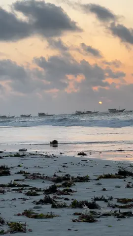 Liido 🏝️ 05:50 ⏱️ #khadar_34 #cameraman📸 #fyp #ciyaalxamar🇸🇴 #liidobeach🌴🇸🇴  