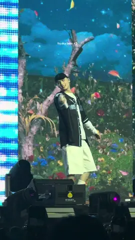he looked so cutesy :( #txt #tomorrow_x_together #txt_tour_acttomorrow #hueningkai 