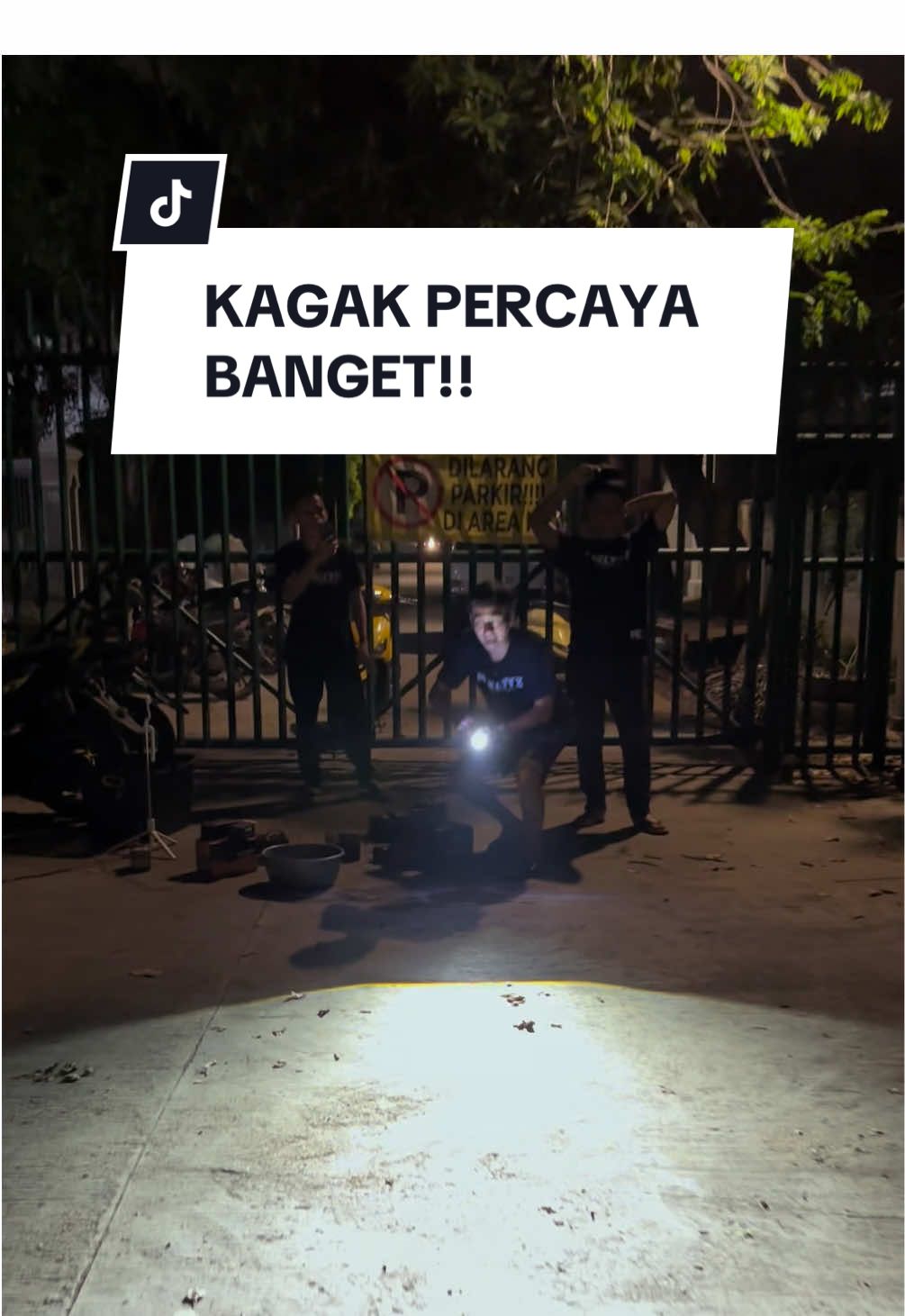 Kalo dibilang engga silau ya engga silau... #biled #biledprojector #tv #helm #amen 