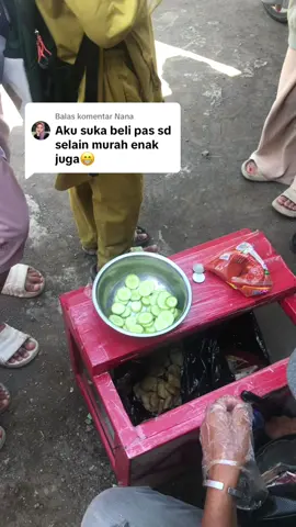 Membalas @Nana kelahiran 90-an pasti tau dan jajan makanan ini di SD nya. Jangan lupa nostalgia jajan lagi burger Mini nya ka #promoseruweekend #fyp #tasikmalaya #wisatakulinertasik #burgermini #jajananviral #jajanantiktok #panyarang 