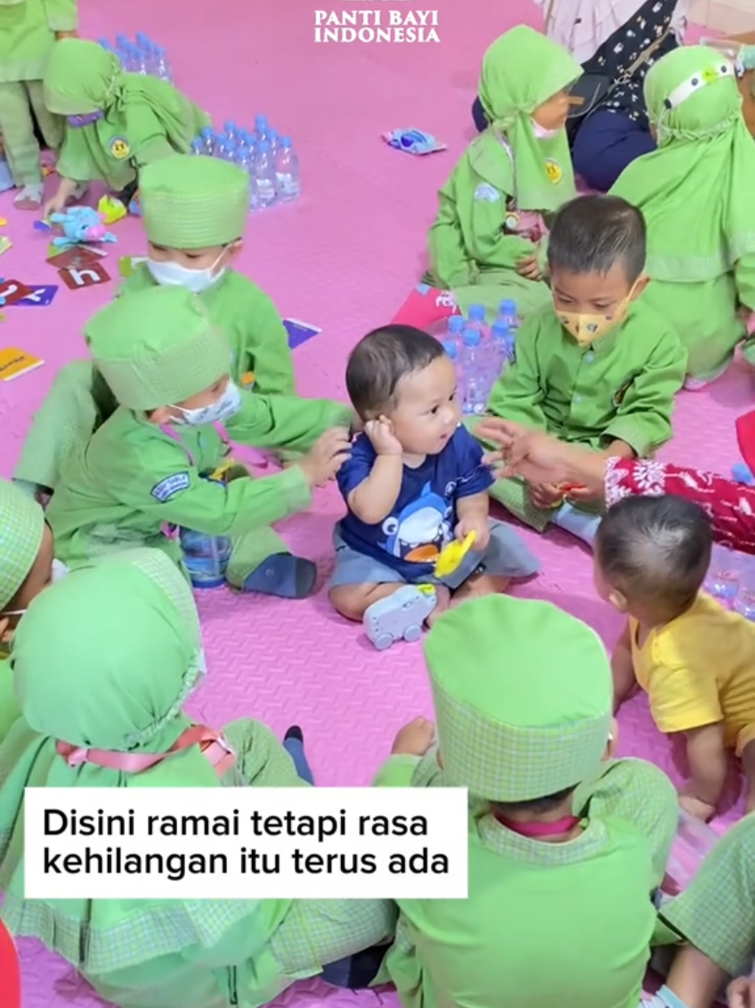 Ayah..Ibu Jika aku bisa memilih lebih baik aku tidak dilahirkan daripada harus ditinggalkan tanpa kasih sayang dari kalian🥹🥀💔 Meskipun begitu aku akan tetap menunggumu untuk datang menjemputku🥹 Urgent Susu 🍼 Dan Pampers Kalo Bukan Kamu, Siapa Lagi Yang Akan Mereka Harapkan???🥹 Ayo bergabung bersama kami dalam merawat mereka dengan memberikan sedikit susu sehat agar terpenuhi Gizi mereka. Donasi 👉Kunjungi profil vidio yang di sematkan berupa Qris A/N PANTI ASUHAN INDONESIA
