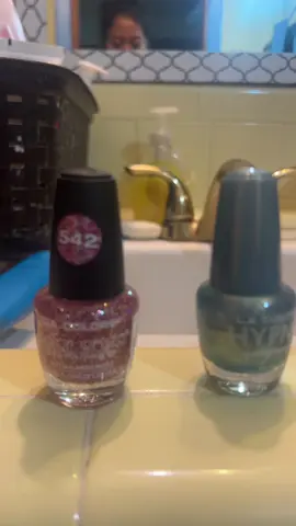 #goingtogetprettymynails 