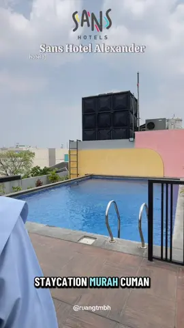 Sans Hotel Alexander dengan pool di rooftop cuma 200ribuan aja kalo booking lewat aplikasi RedDoorz!  🏨  selain bersih dan cozy, lokasinya deket banget sama tempat kuliner hits & wisata kota Bandung. Jangan lupa join RedClub biar liburan kamu makin hemat. 💸  Dan Pake Kode Promo: ”YUKNGINEP”  “RDSOCMED09” “SANSSOCMED09” “UVSOCMED09” 📲 Download aplikasi RedDoorz sekarang! @RedDoorz Indonesia  #REDTRAVELERS #BukaSemuaPintu #BerkeSans #RedDoorz #CELEBRATION10 #FYP #sanshotelalexanderbandung #hotelmurahbandung #hotelbandungmurah #hotelsans 