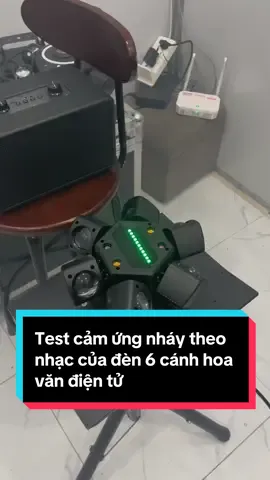Test cảm ứng nháy theo nhạc của em đèn 6 cánh hoa văn bản điện tử #THT #denmoving6canhdientu #denmoving6canh 