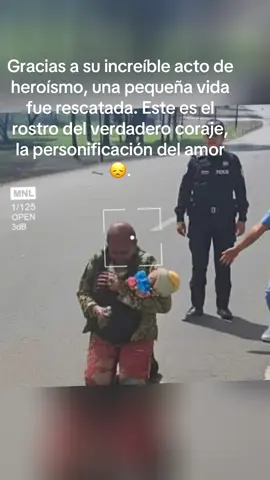 #NoticiaNacional #CDMX Sufrió quemaduras,pero su sacrificio no fue en vano. Gracias a su increíble acto de heroísmo, una pequeña vida fue rescatada. Este es el rostro del verdadero coraje, la personificación del amor 😞. La señora Alicia Matías hizo todo lo q pudo por evitar que su nieta, Zule, se quemara en la #explosión causada por la pipa en #Iztapalapa. La Protegió con su cuerpo durante la explosión, Ahora lucha por su vida.#paratiii 