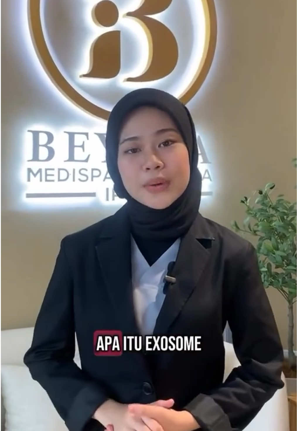 Hi Lovelies ! 💙✨ Bayangkan kulit rasa lembut, licin & lebih muda setiap kali pandang cermin 😍 Exosome treatment memang pilihan tepat untuk kulit yang perlukan extra care. Satu sesi pun dah boleh nampak beza ✨” Let’s get one of our premium treatment, Exosomes Treatment at nearest Beylla Medispa around you. Experience by yourself our best service from consultation & treatment 🥰💙 #beyllamedispa #beyllamedispakotakinabalu #spa #hairsalon #headtotoeservices