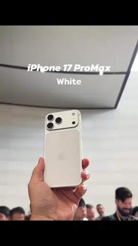 iphone 17 Pro Max white 🤍 #iphone17 #iphone17promax #ifilm 