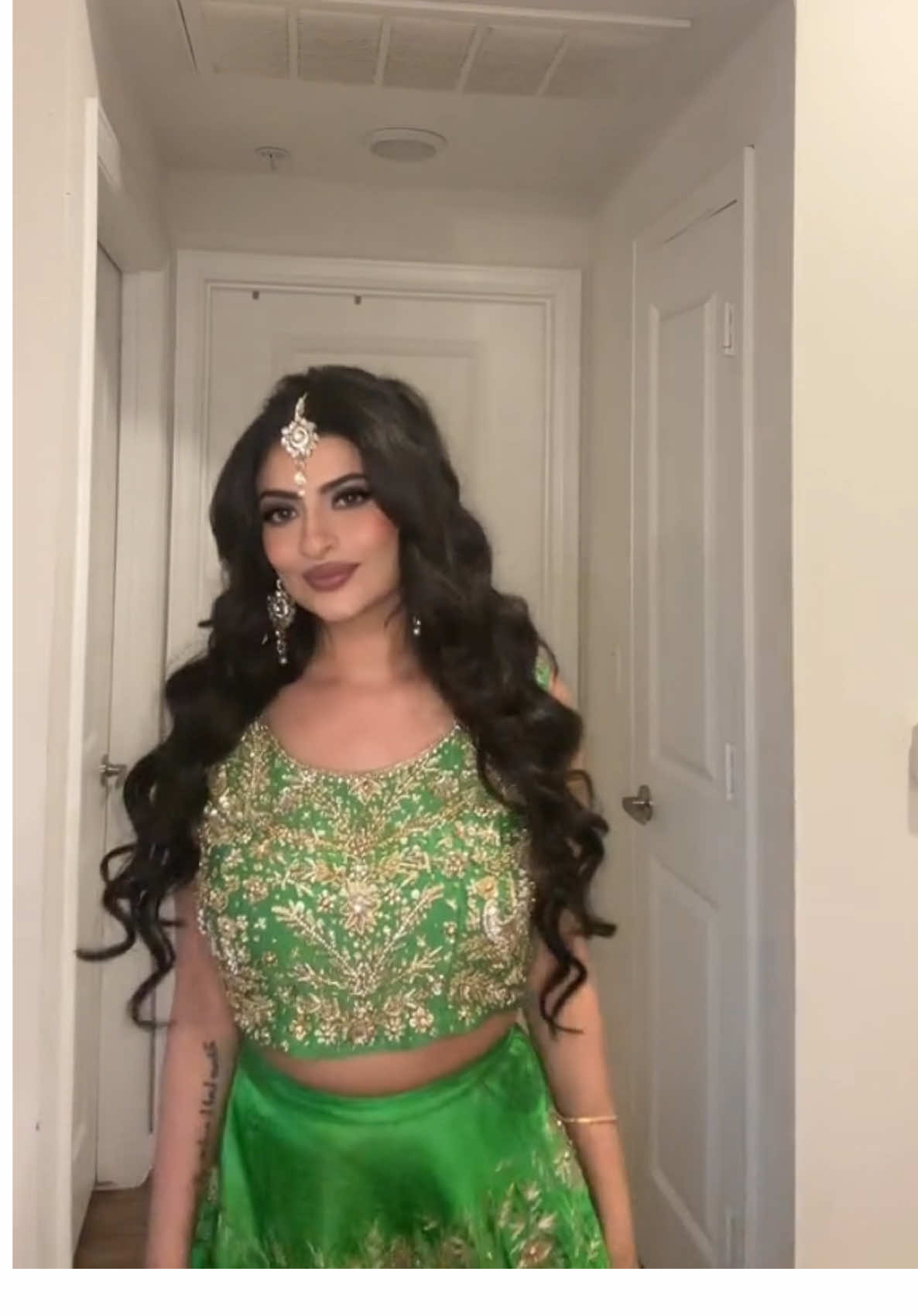🫶🤍 #browngirlbeauty #browngirlmakeup #transition #makeuptransition #pakistanimakeup #desi #southasianmakeup #indianmakeup 