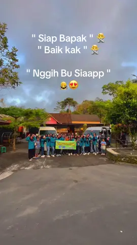 Spesialis membahagiakan Ibumu 😍 #stillngrejekeni #hiaceindonesia #sewamobiljogja #rentalmobiljogja #sewahiacejogja #hiacejogja #hiacepremio #wisatajogja #driverwisata #kaliurang 