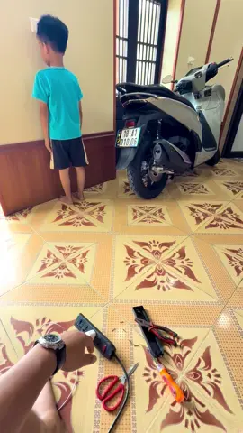 Nghịch thế này thì tốn bố lắm con ạ !! Tí thì niệm luôn