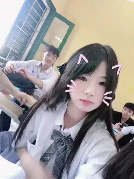 mới vào lớp 10 còn nhiều bỡ ngỡ quá
